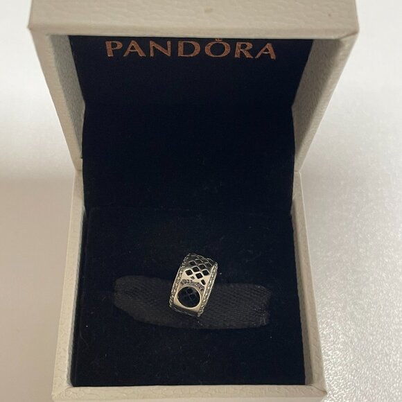 Pandora Trinidad and Tobago Flag Exclusive Charm Bead - Picture 5 of 5